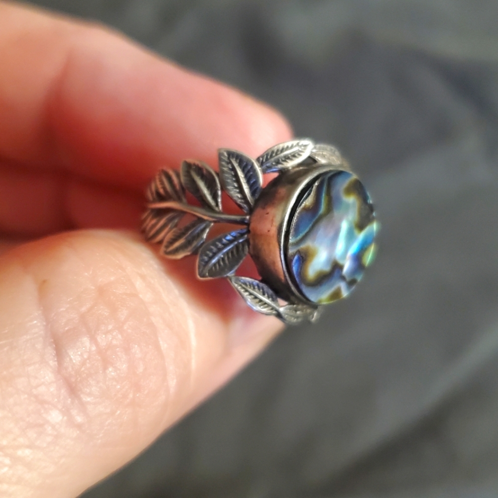 Ring - Picture 3 of 6